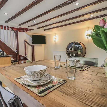 Wisteria * Ambleside